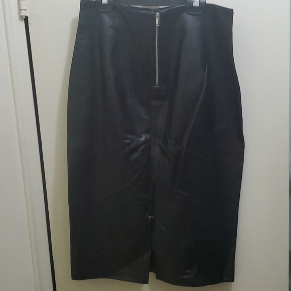 ZARA - FAUX LEATHER BLACK SKIRT - Picture 7 of 10